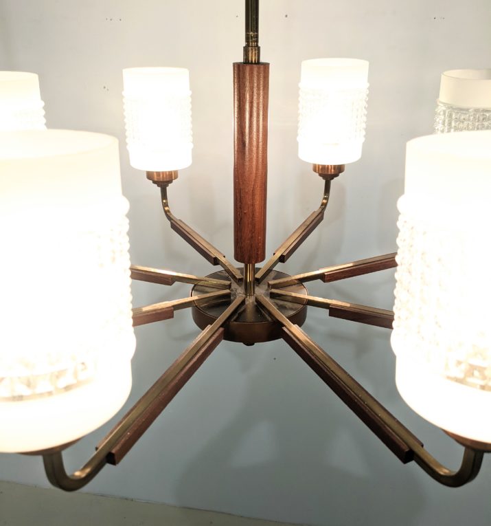 Suspension vintage huit feux en teck et laiton – Image 8