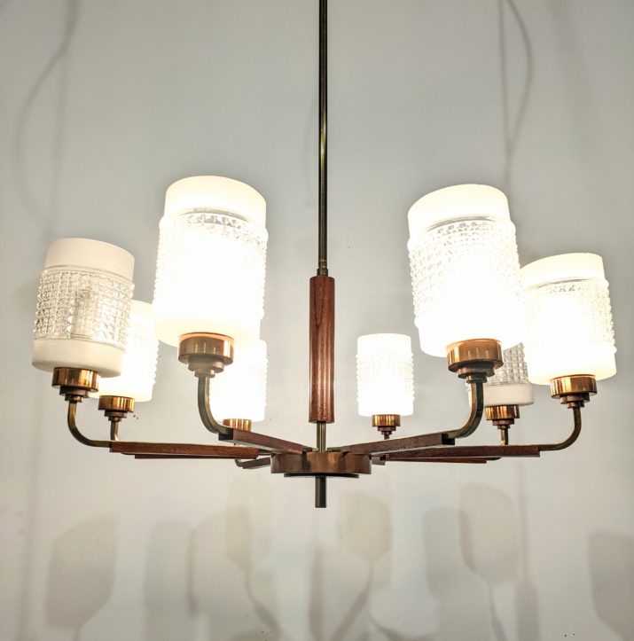 Suspension vintage huit feux en teck et laiton – Image 6