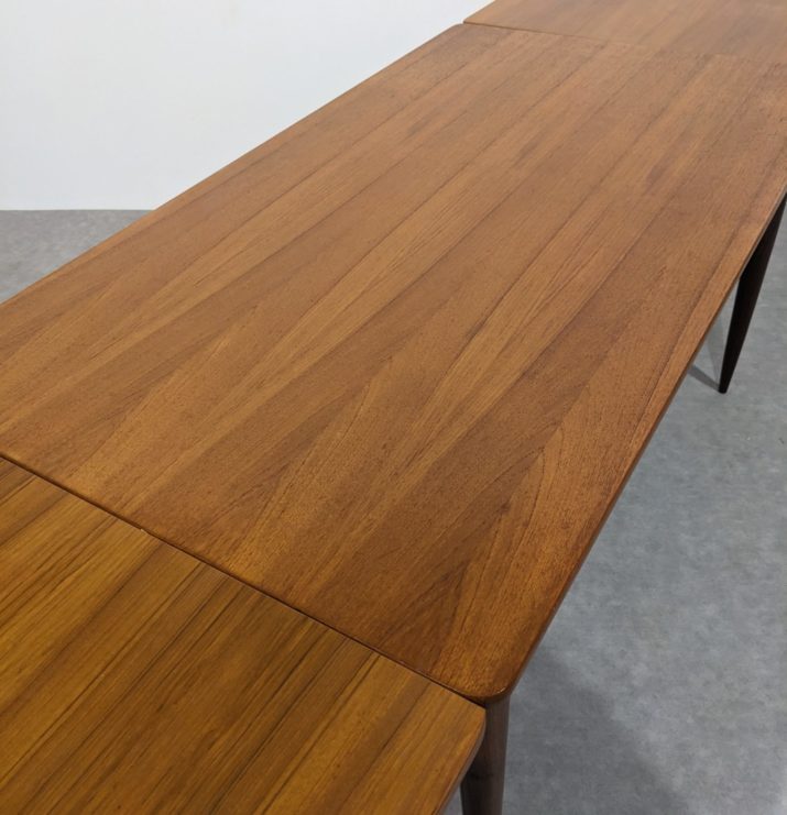 Table à manger vintage scandinave – Image 6