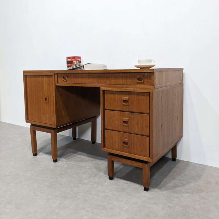 Bureau vintage MDK