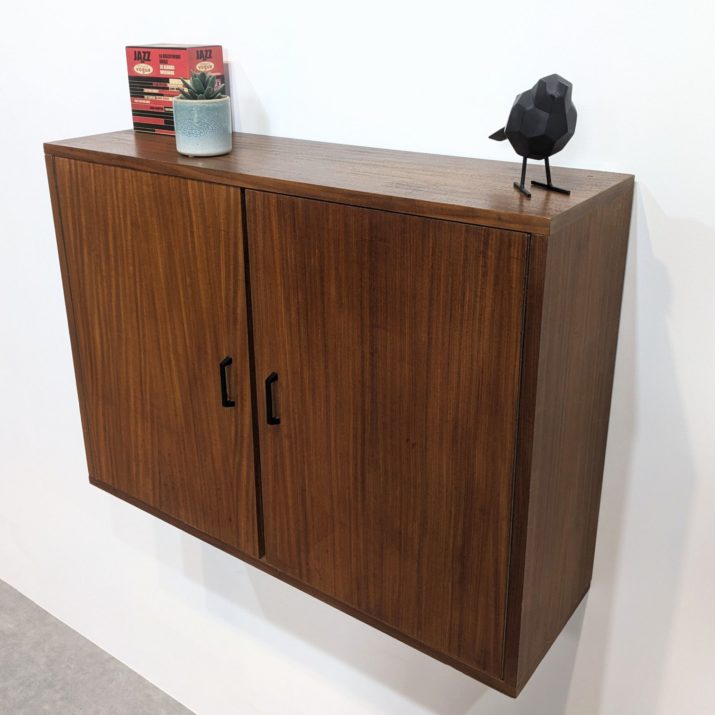 Armoire murale vintage