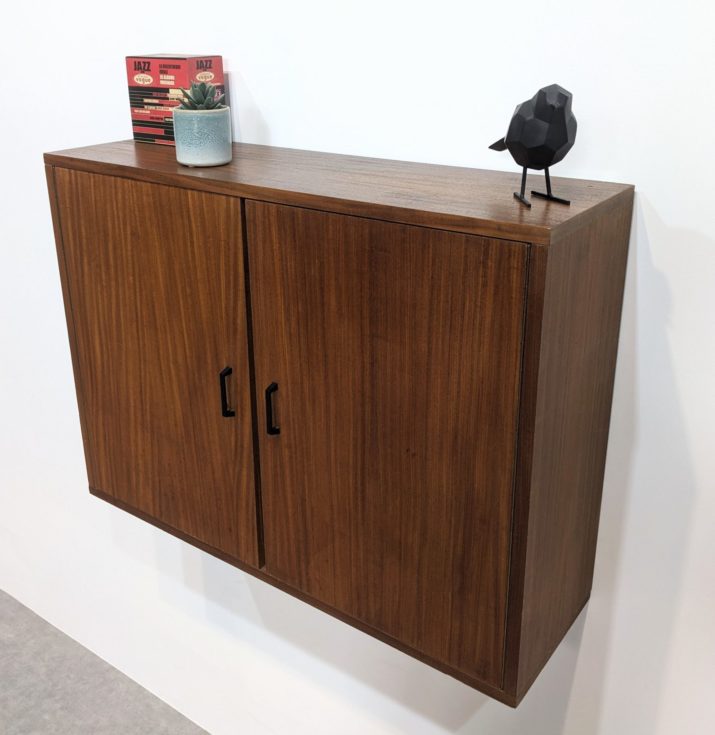 Armoire murale vintage