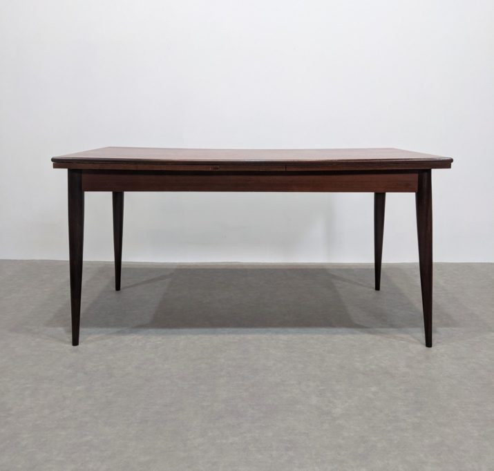 Table à repas scandinave