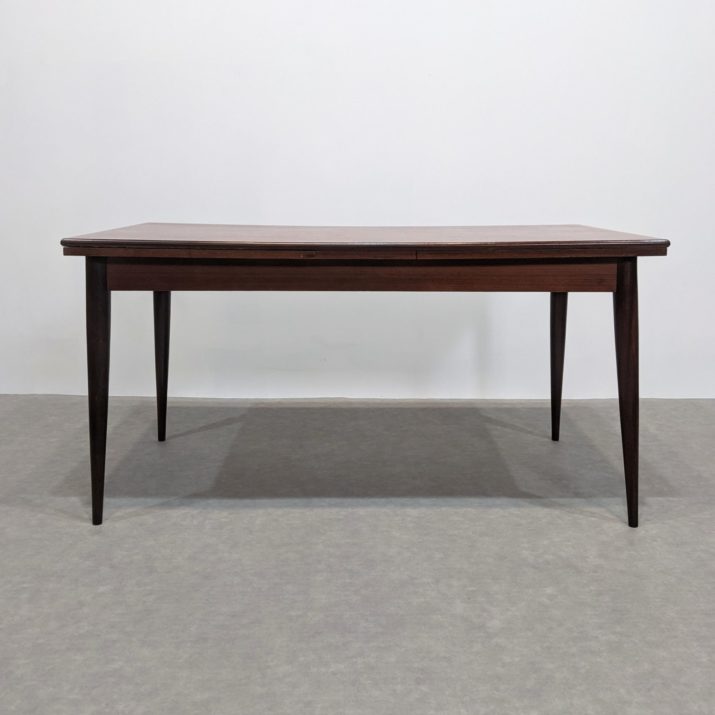 Table à repas scandinave