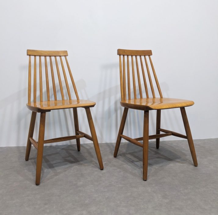 Duo de chaises à barreaux