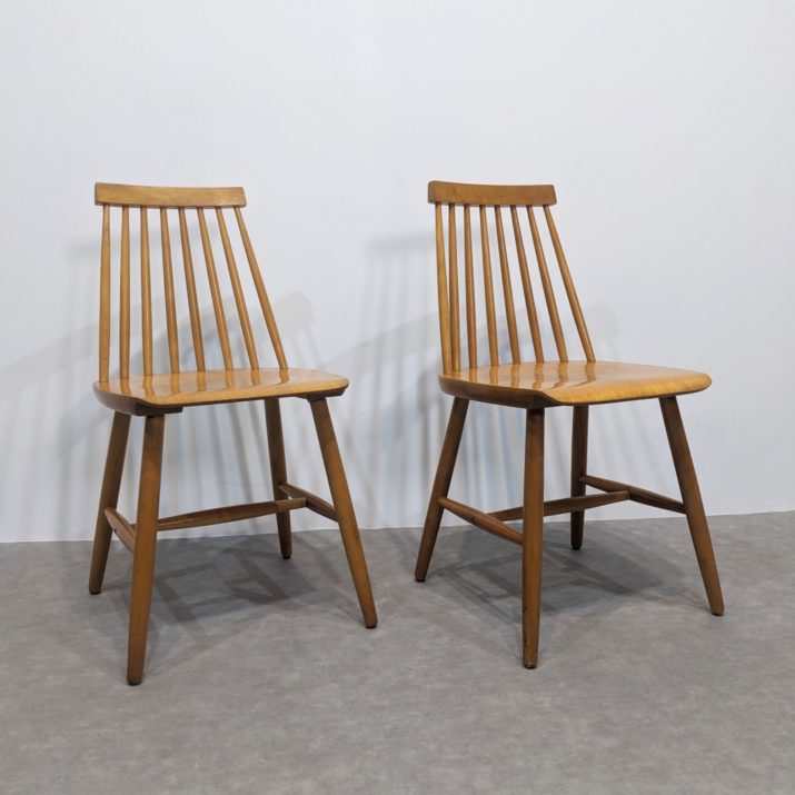 Duo de chaises à barreaux