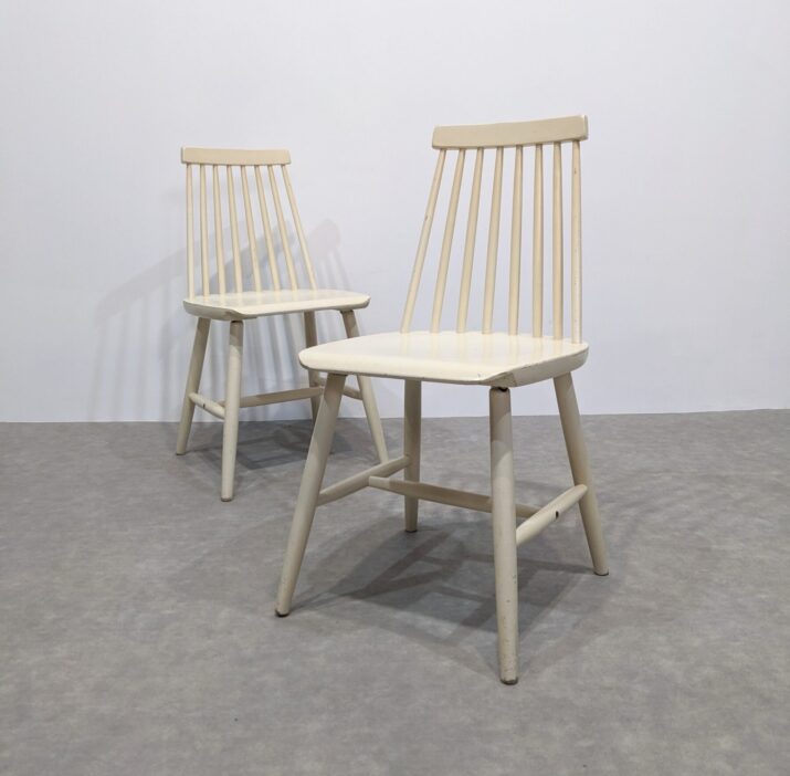 Paire de chaises vintage à barreaux