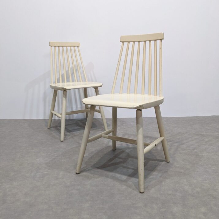 Paire de chaises vintage à barreaux