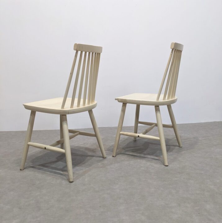 Paire de chaises vintage à barreaux – Image 2