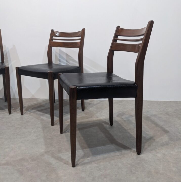 Suite de cinq chaises vintage (+1) – Image 4