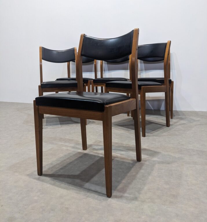Suite de six chaises vintage