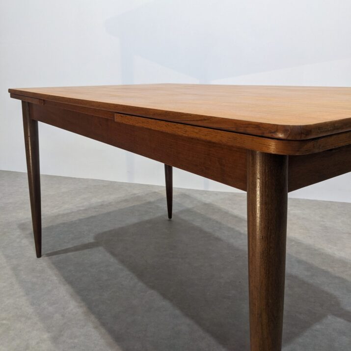 Table à repas vintage scandinave