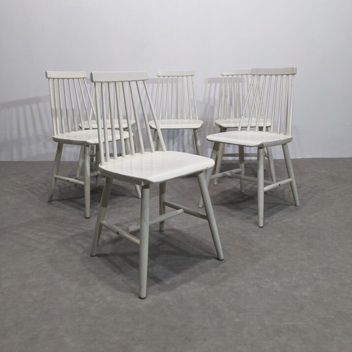 Suite de six chaises 80'