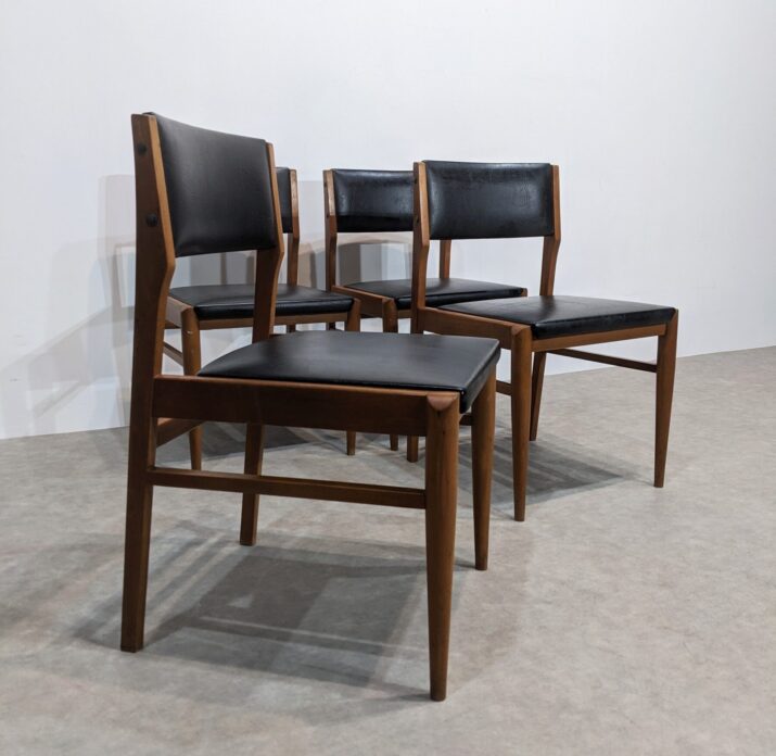 Suite de 4 chaises vintage