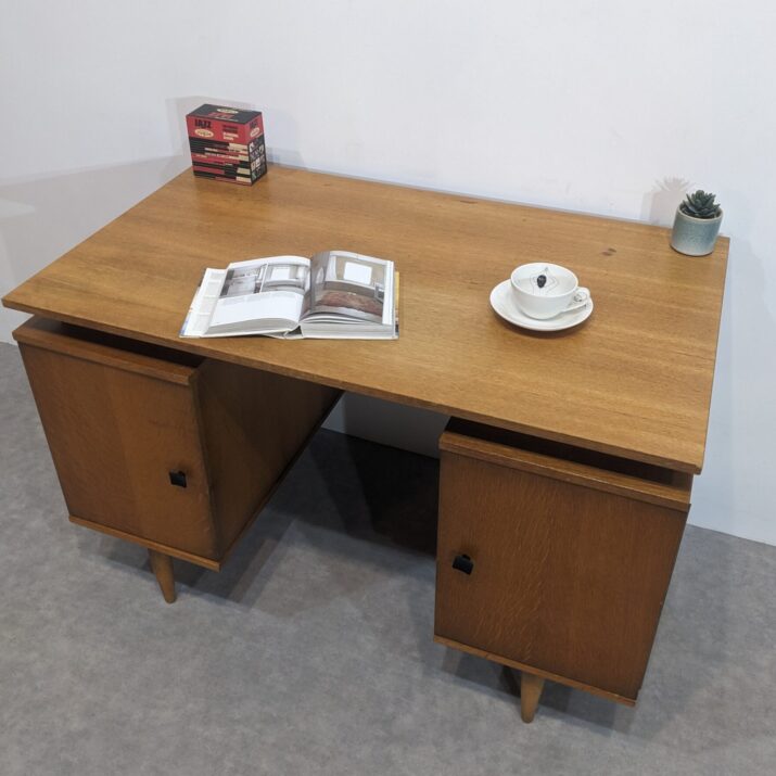 Bureau vintage mdk