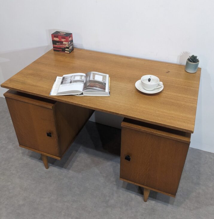 Bureau vintage mdk