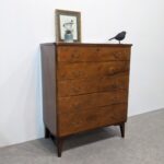 Commode cinq tiroirs