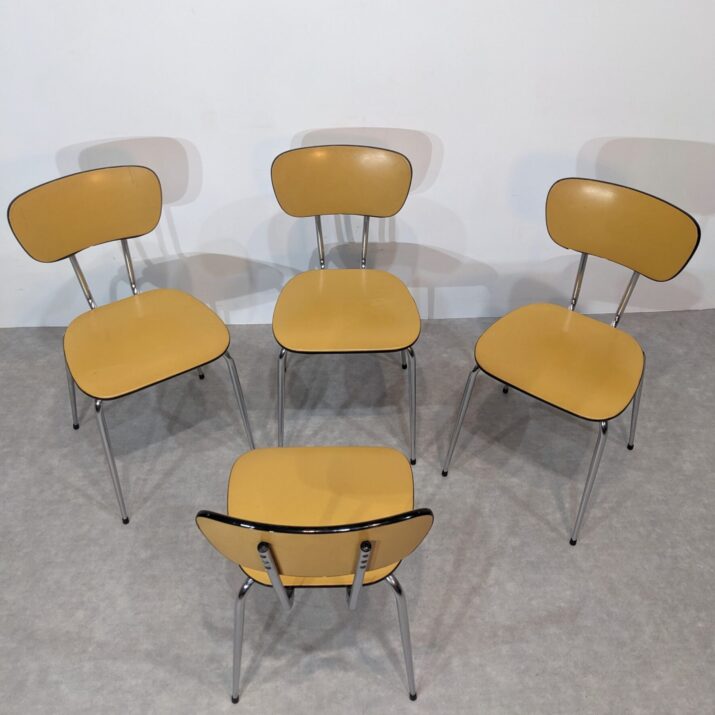 Quatre chaises Formica