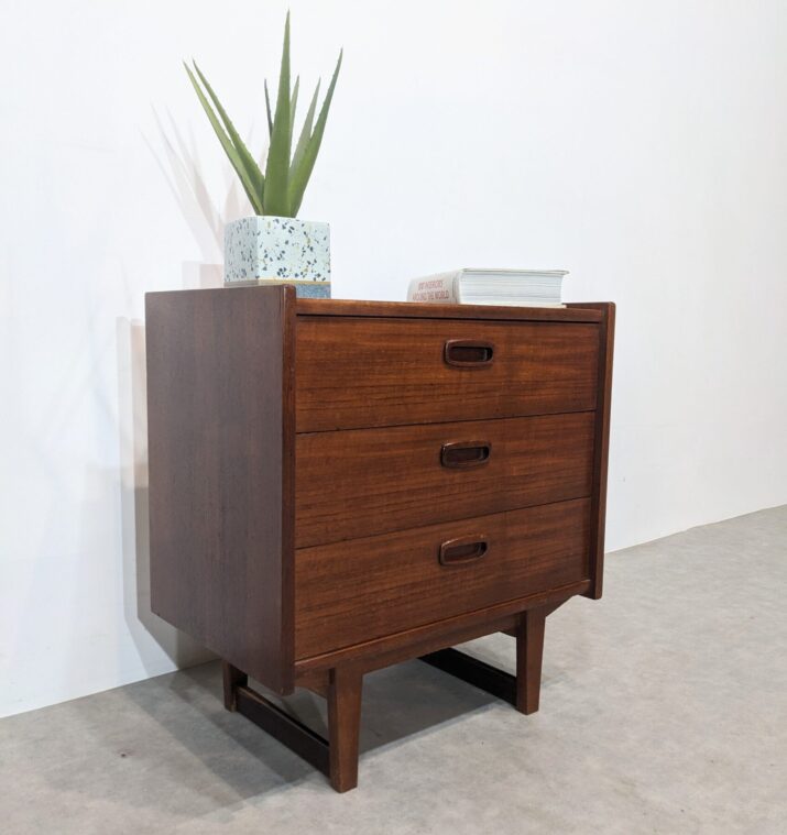 Meuble d'appoint vintage scandinave