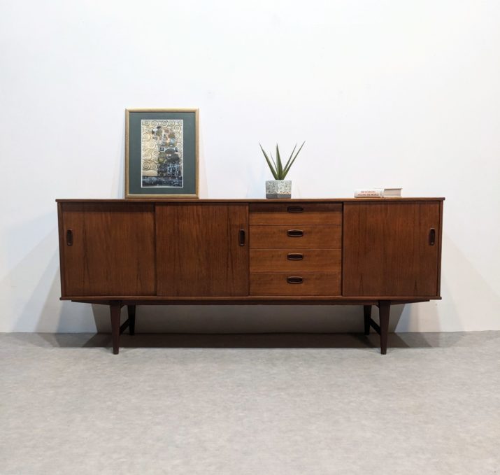 Buffet vintage scandinave