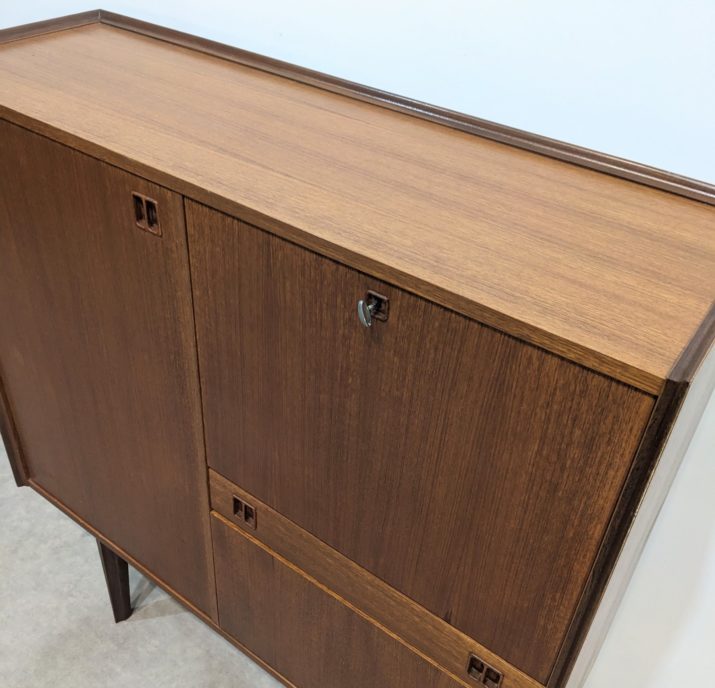 Meuble de bar, Highboard V Form – Image 9