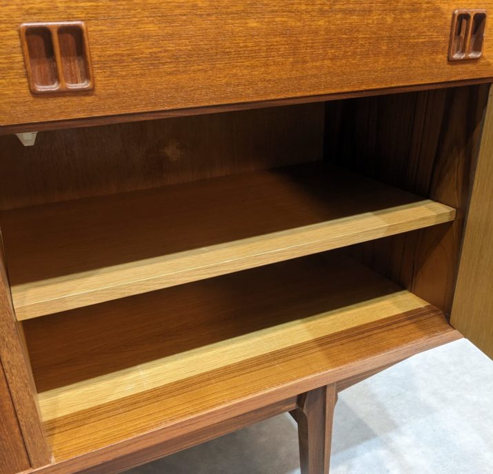 Meuble de bar, Highboard V Form – Image 2