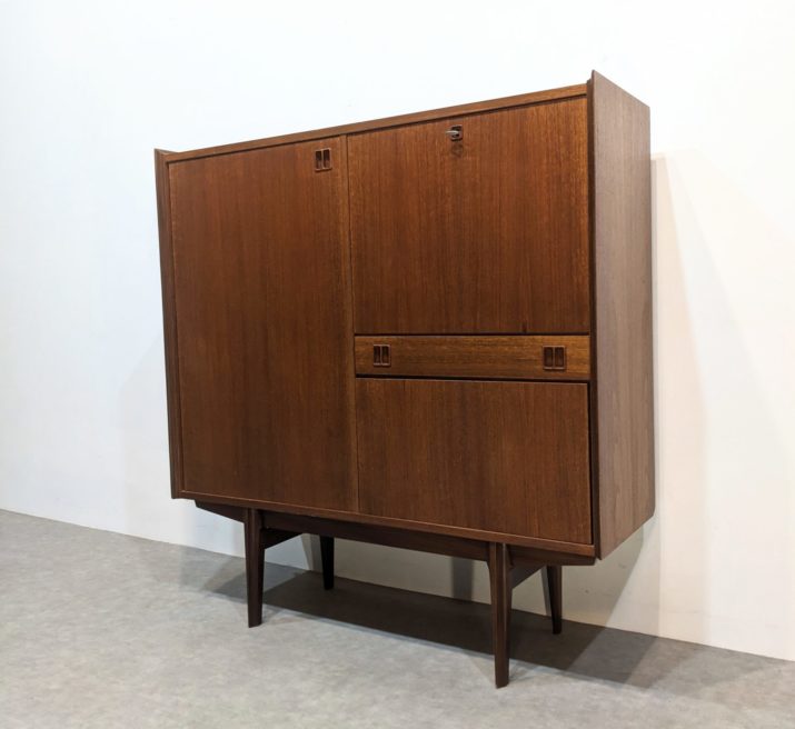 Meuble de bar, Highboard V Form