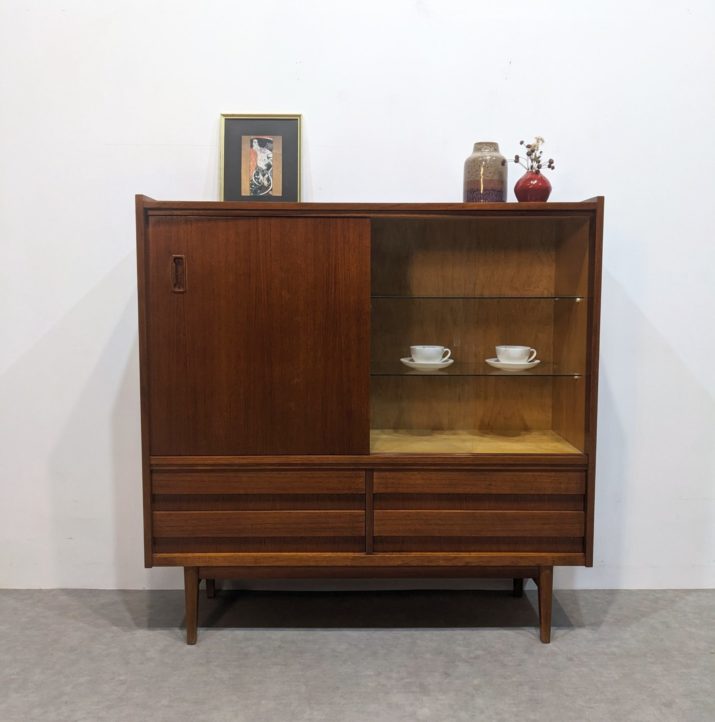Bar mid-century