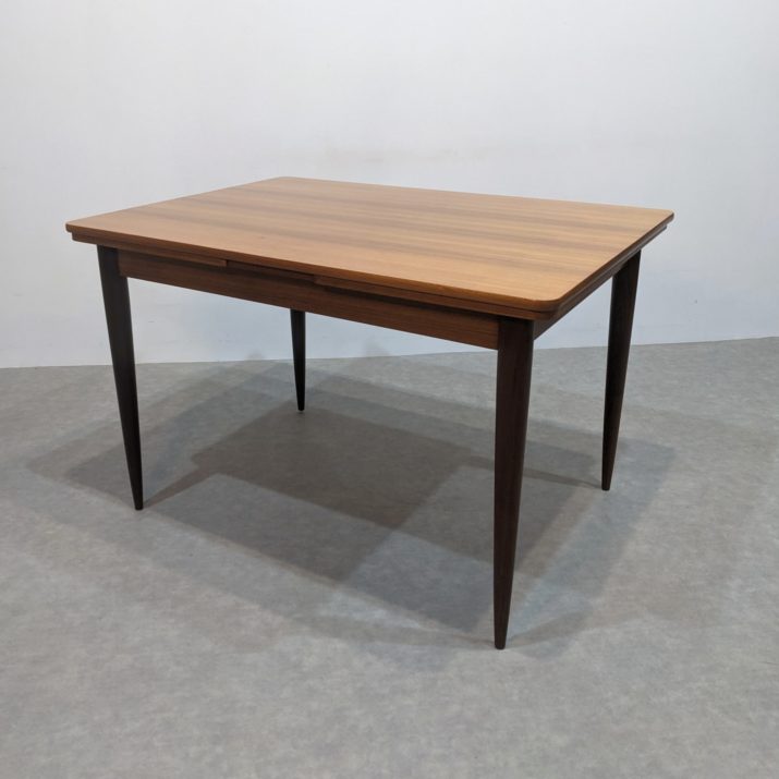 Table à repas vintage scandinave