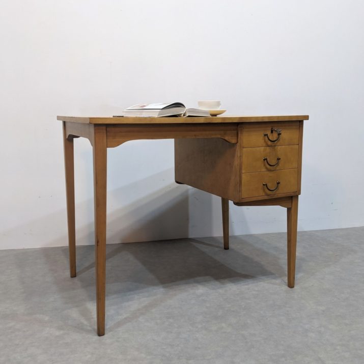 Petit bureau ancien