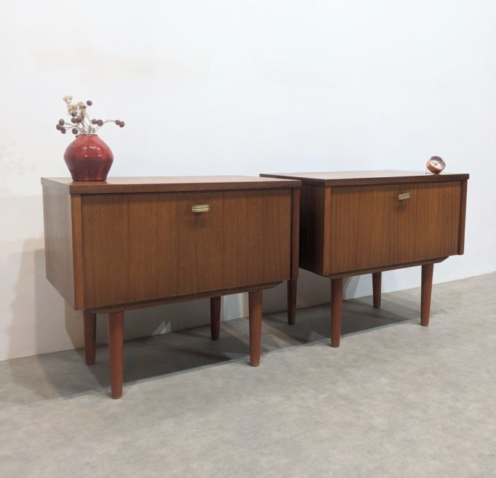 Duo de tables de nuits vintage