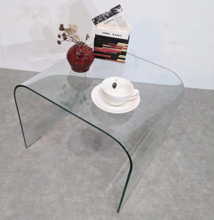 Table basse verre d'eau