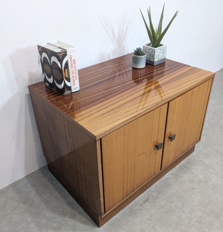 Armoire basse, coffre vintage – Image 5