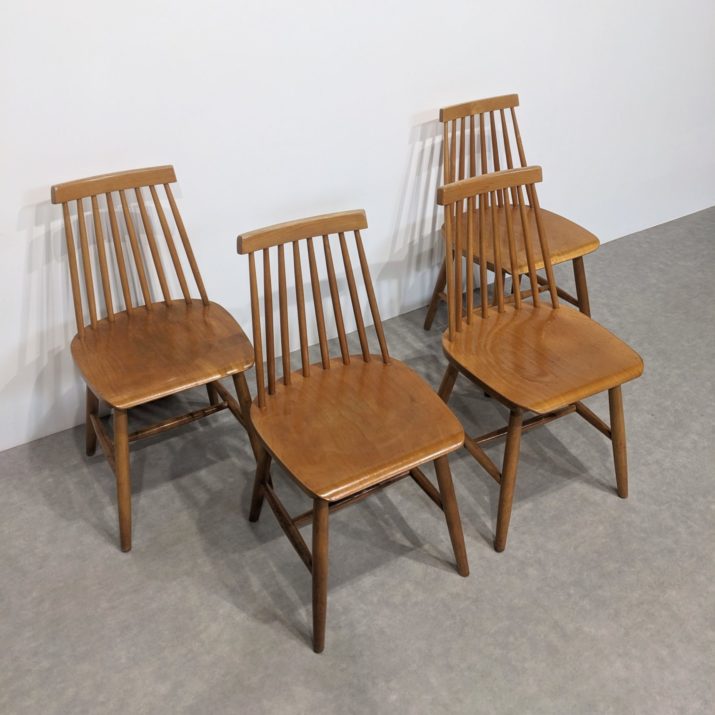 Suite de 4 chaises vintage