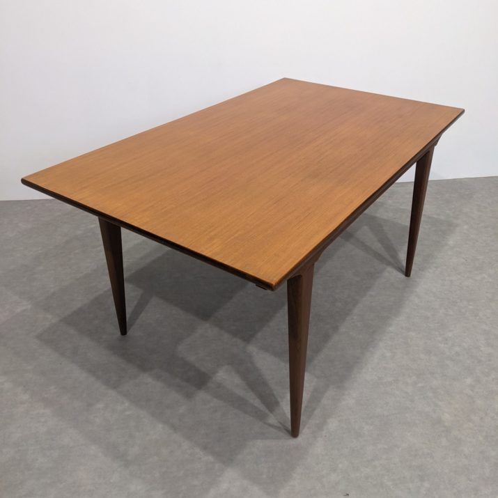 Table à manger scandinave