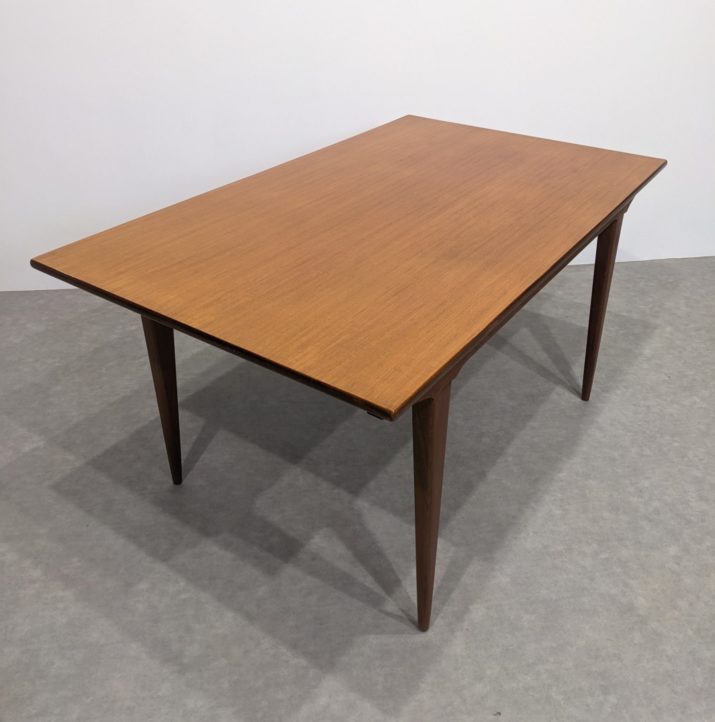 Table à manger scandinave