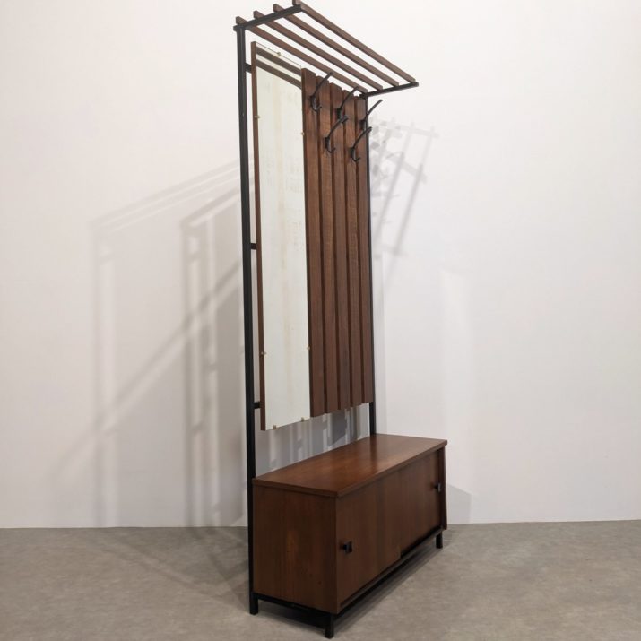 Porte-manteau coffre