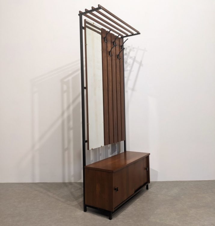 Porte-manteau coffre