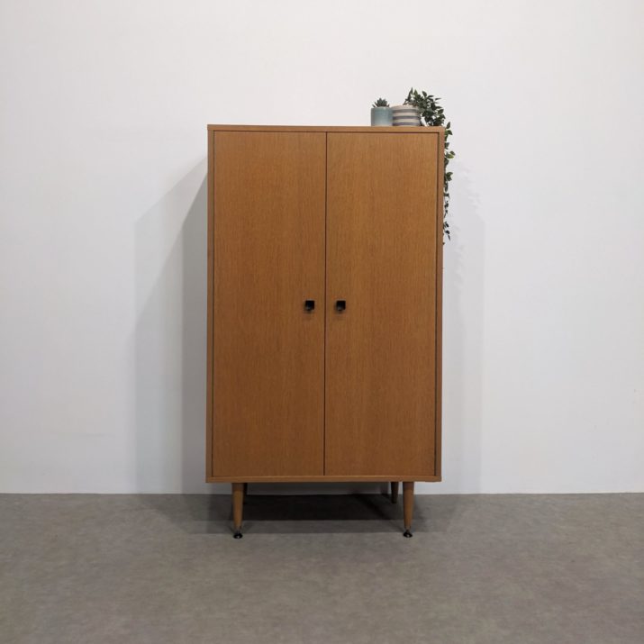 Armoire vintage