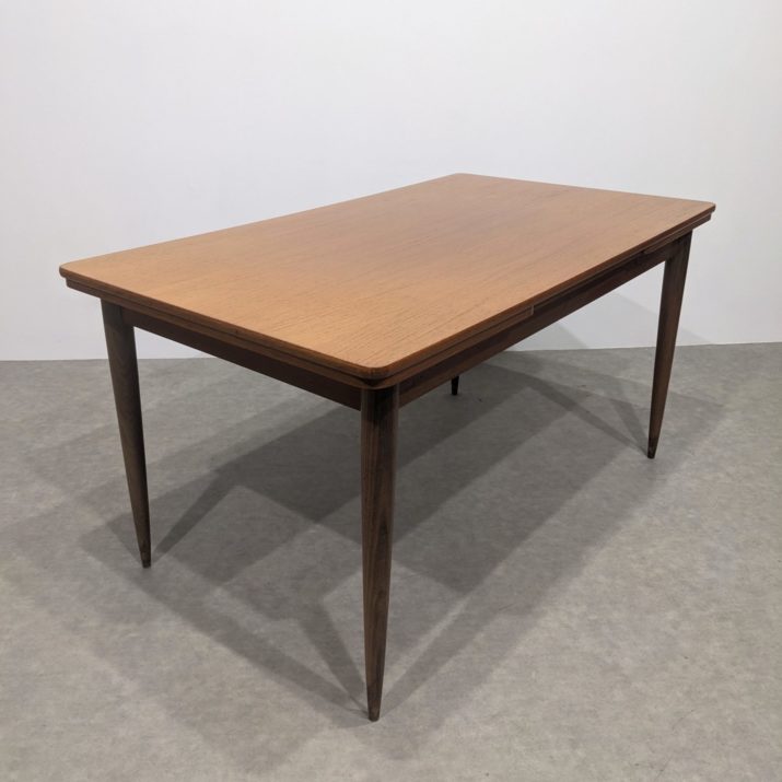Table à manger scandinave