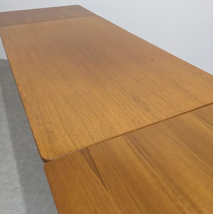 Table à manger scandinave – Image 2