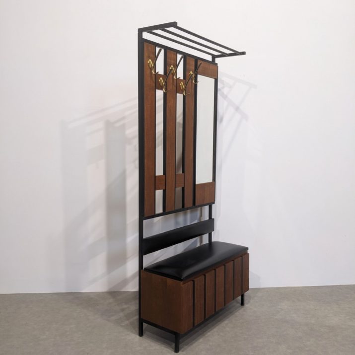 Porte-manteau coffre