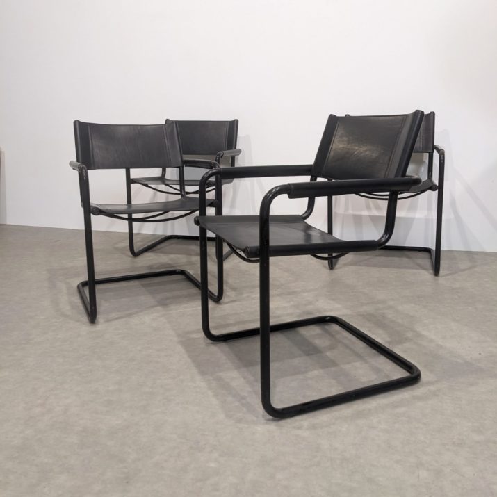 Quatre chaises Bauhaus