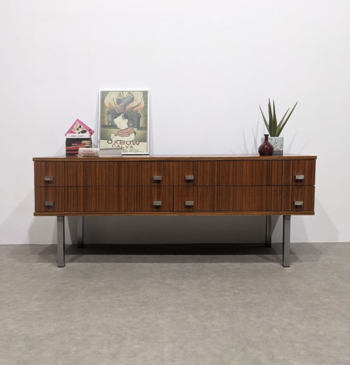 Enfilade, lowboard moderniste