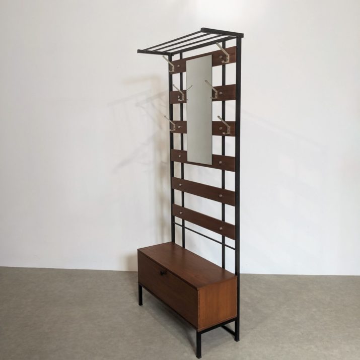 Porte-manteau avec coffre