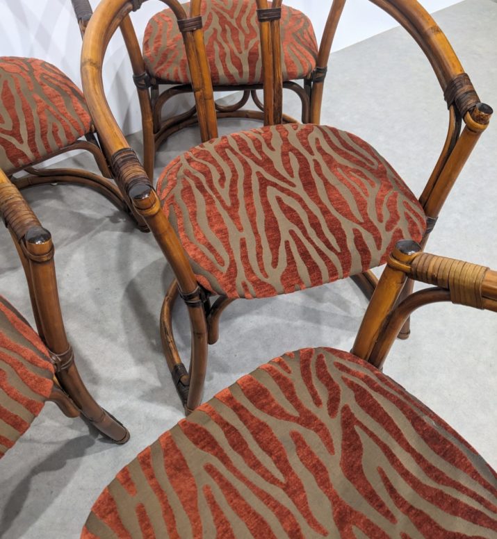 Set table et chaises en bambou – Image 11