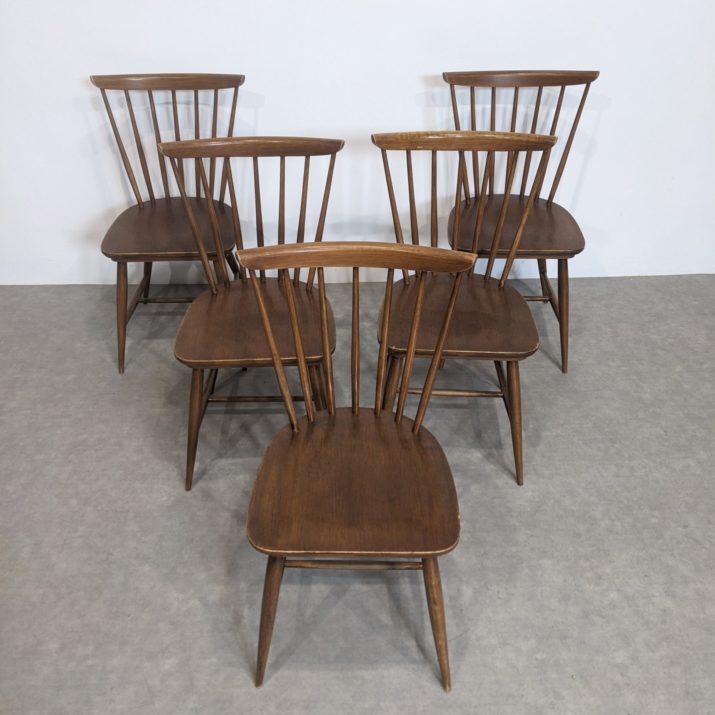 Chaises à barreaux