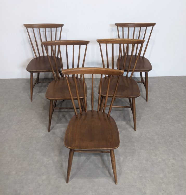 Chaises à barreaux