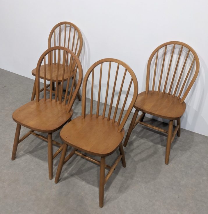 Quatre chaises arrondies – Image 5