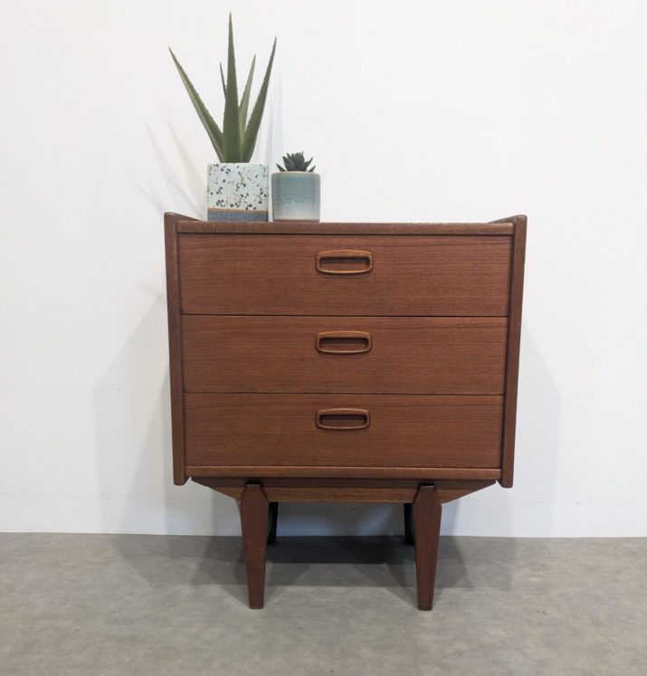 Commode vintage scandinave